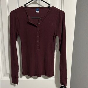 Old navy maroon button up long sleeve Henley